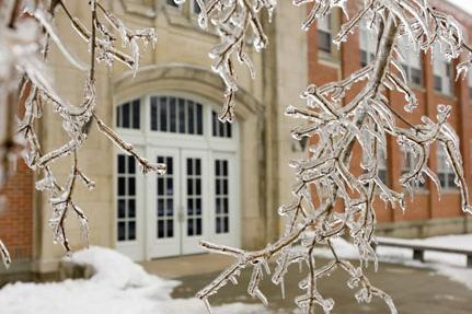 2007 Ice Storm at Northwest 6