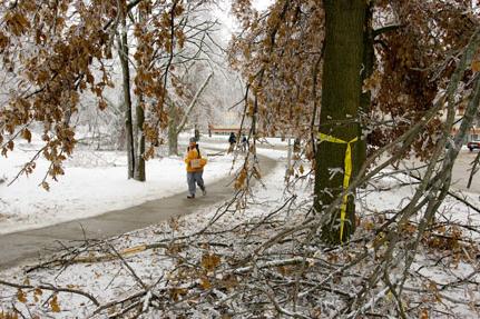 2007 Ice Storm at Northwest 7